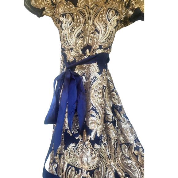 Women's Beautiful Formal Sequin Dress - Picture 6 of 6